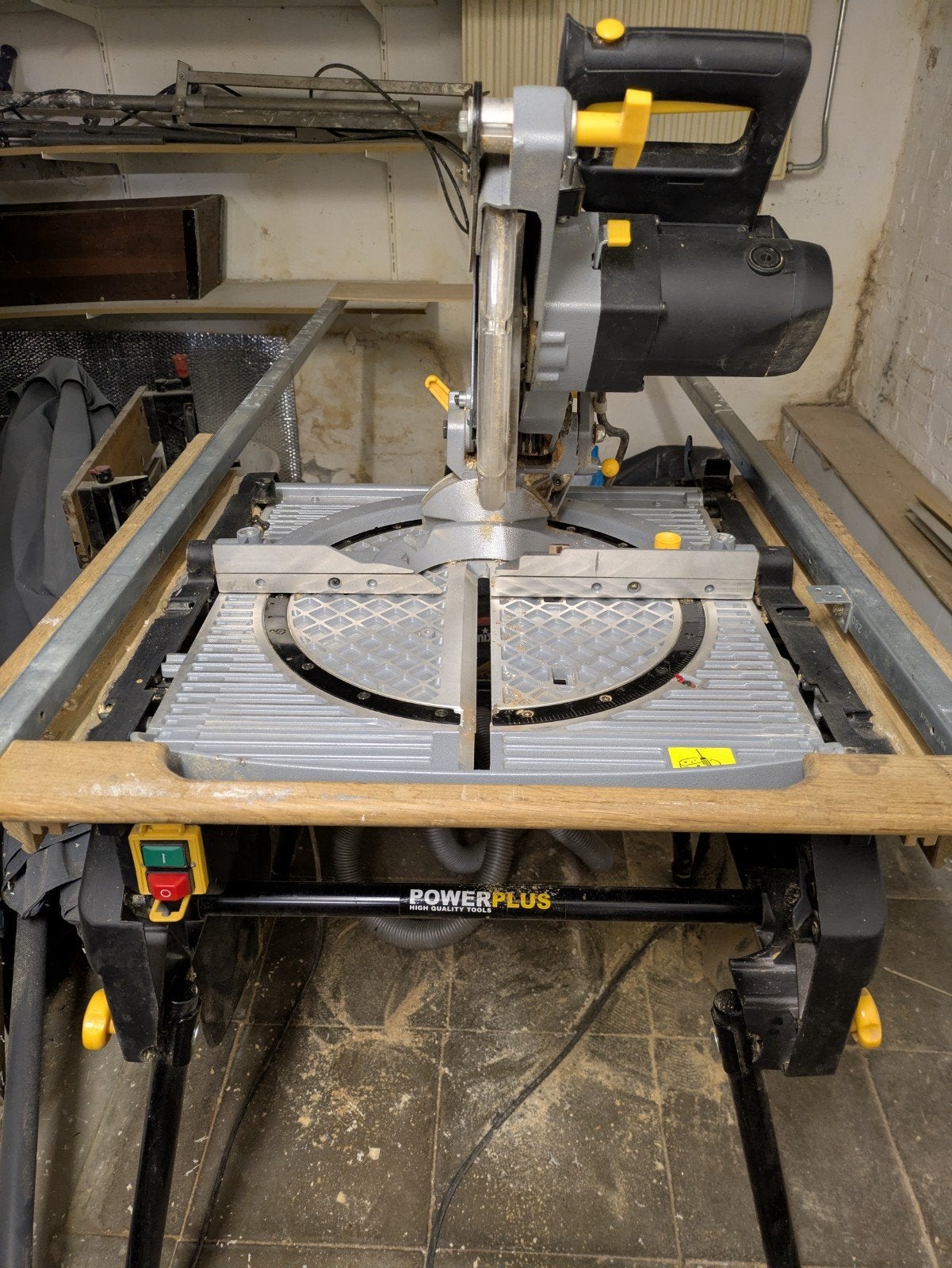 Powerplus Afkort- en Plaatzaagmachine X07587, Ophalen, Gebruikt, 70 mm of meer, Powerplus