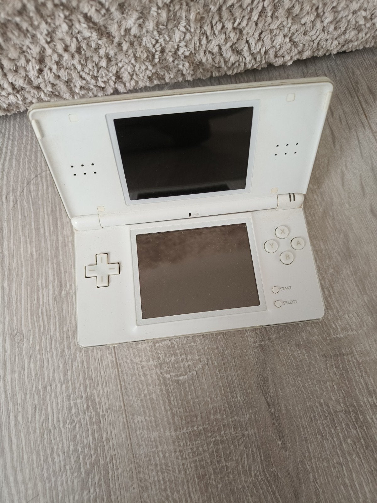 Witte Nintendo DS Lite met oplader, Ophalen of Verzenden, Zo goed als nieuw, Wit