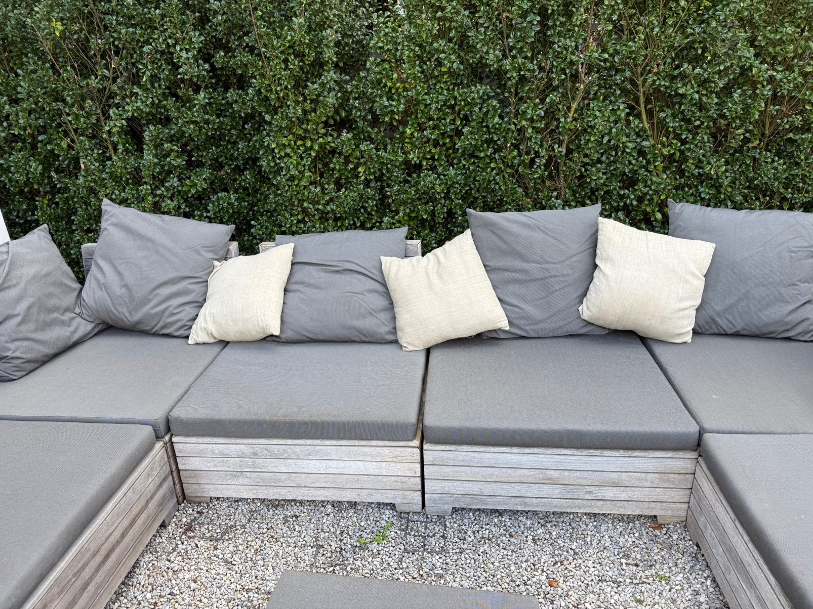 Foto 7 van Grote 12-delige houten loungeset – inclusief kussens