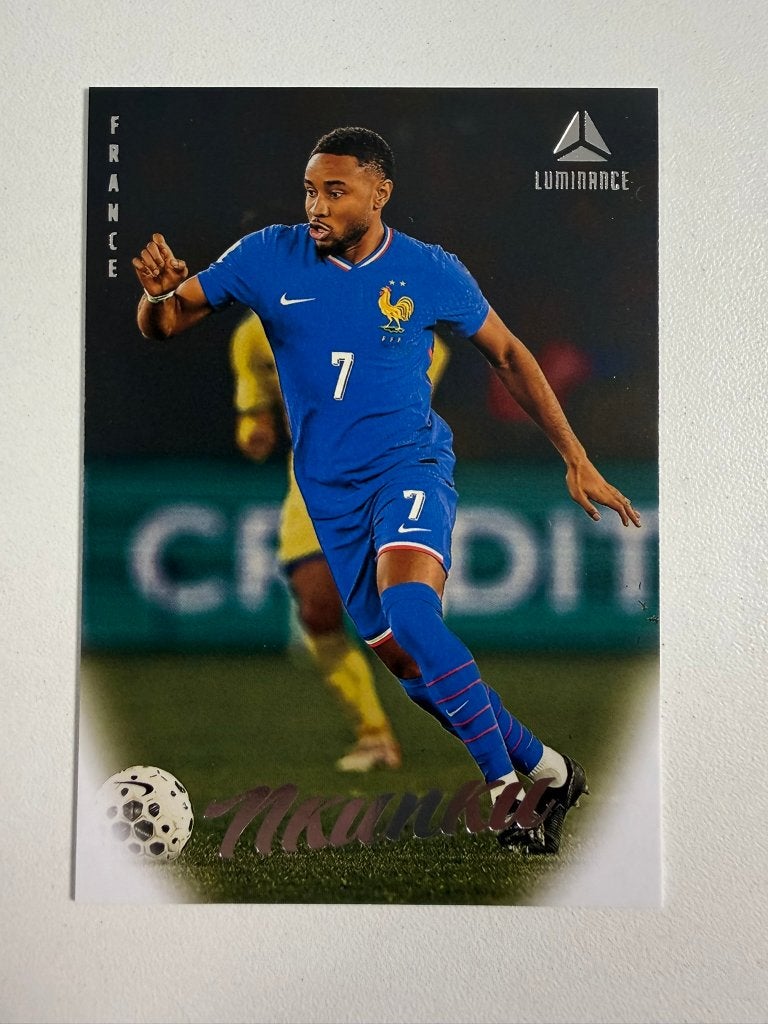5 Christopher Nkunku Vertical Luminance France 2026, Ophalen of Verzenden, Nieuw, Buitenlandse clubs, Poster, Plaatje of Sticker