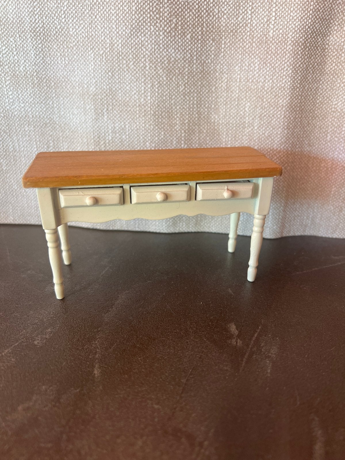Poppenhuis sidetable 1:12 - Miniatuur meubel, Ophalen of Verzenden, Gebruikt, Decoratie