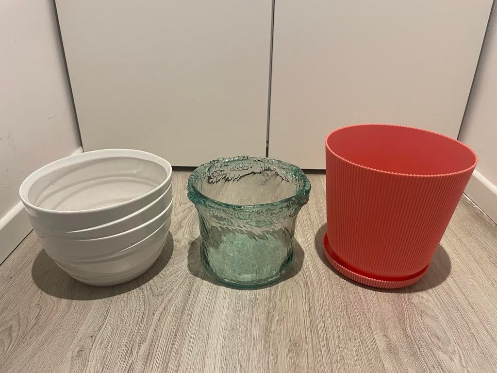 Diverse bloempotten, Tuin en Terras, Bloempotten, Overige materialen, Rond, Ophalen of Verzenden, Zo goed als nieuw