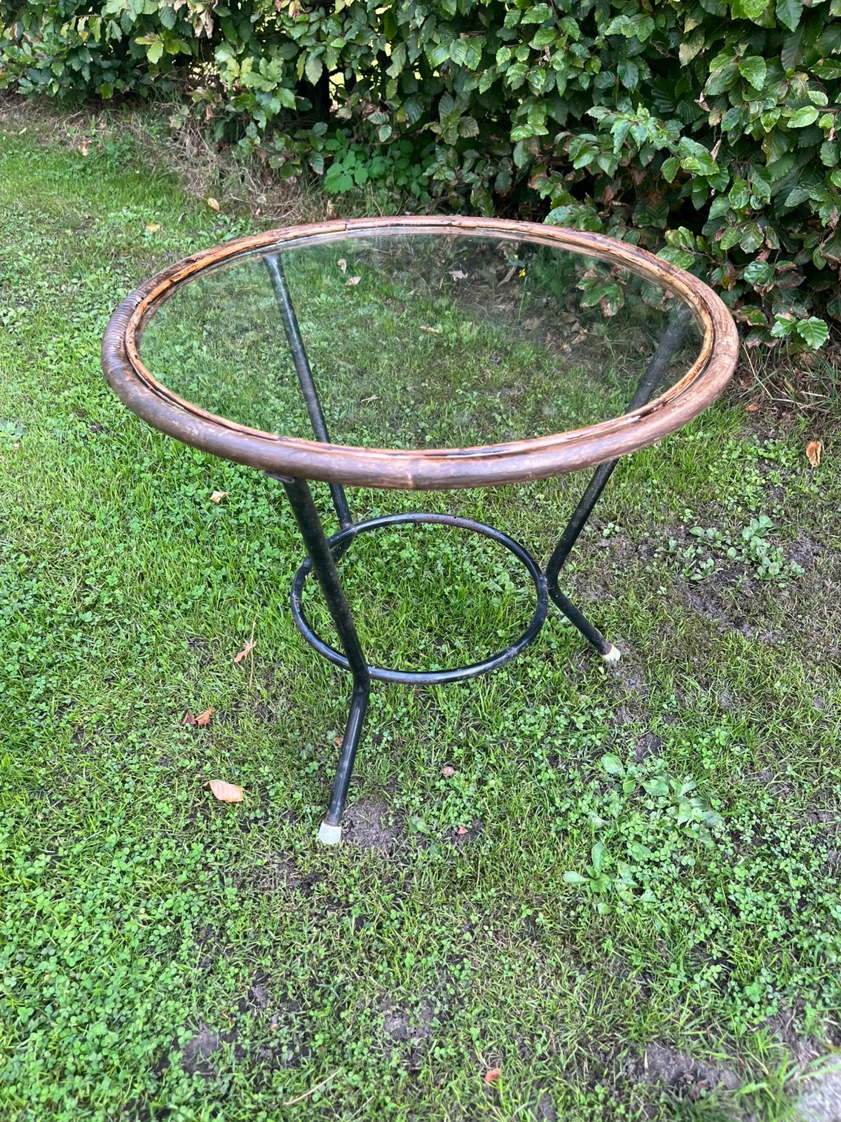 Zeker niet moeders mooiste: wel nostalgische rotan tafel €25, Ophalen of Verzenden, Huis en Inrichting