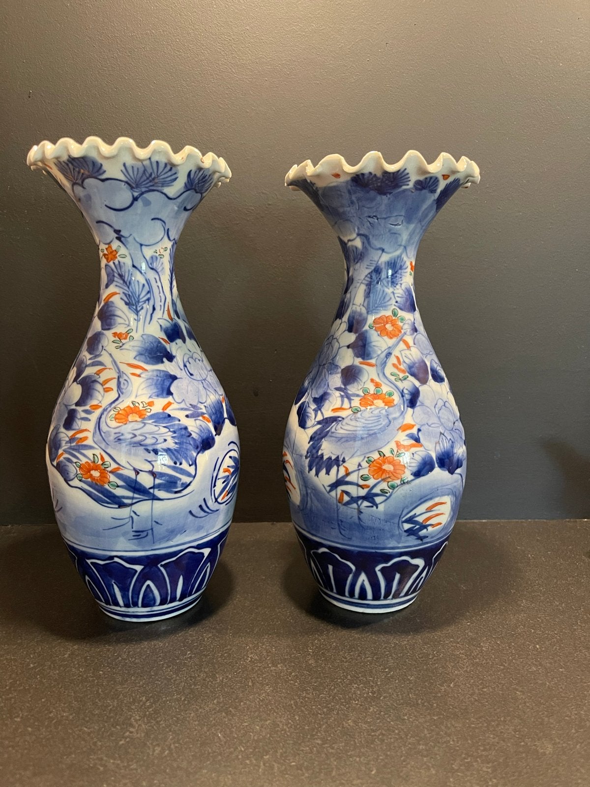 Paar Japanse Imari 'Kraanvogel'-vazen, Meiji-periode, ca. 18, Antiek en Kunst, Ophalen of Verzenden