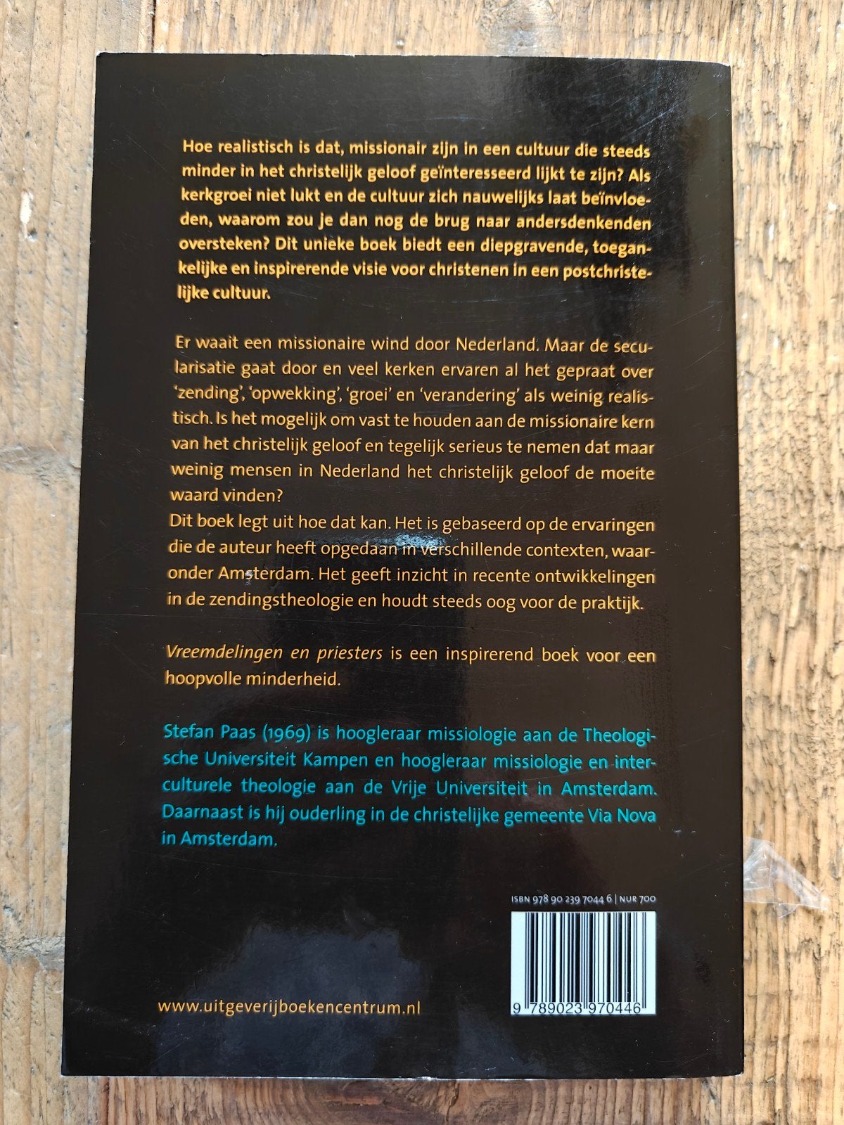 Vreemdelingen en Priesters., Boeken, Ophalen of Verzenden