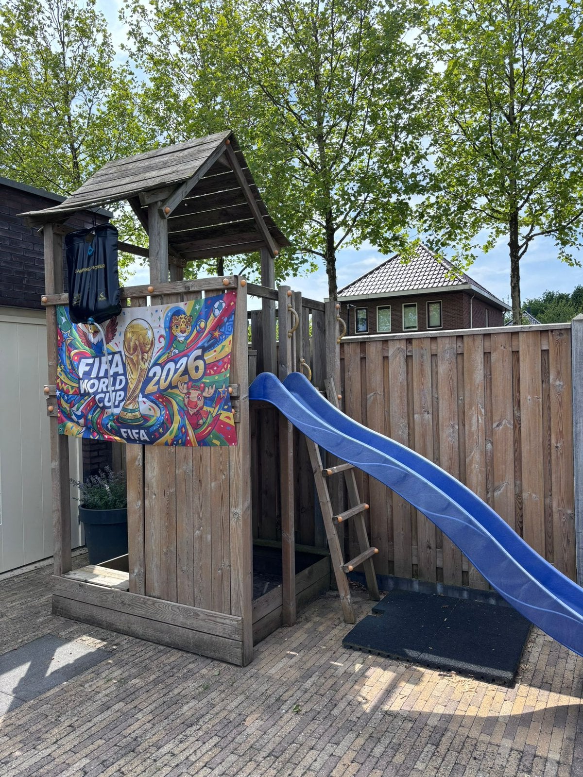 Speelhuisje met lange glijbaan, Kinderen en Baby's, Speelgoed | Buiten | Speeltoestellen, Ophalen, Gebruikt, Glijbaan