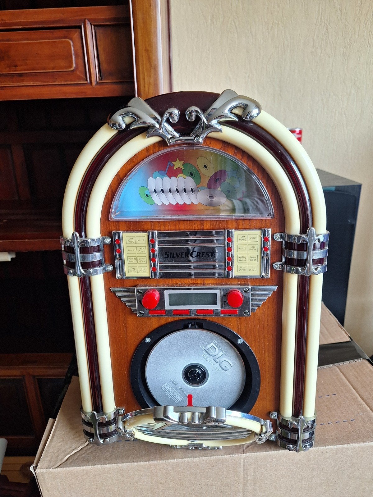 SilverCrest Jukebox met CD-speler en radio, Ophalen