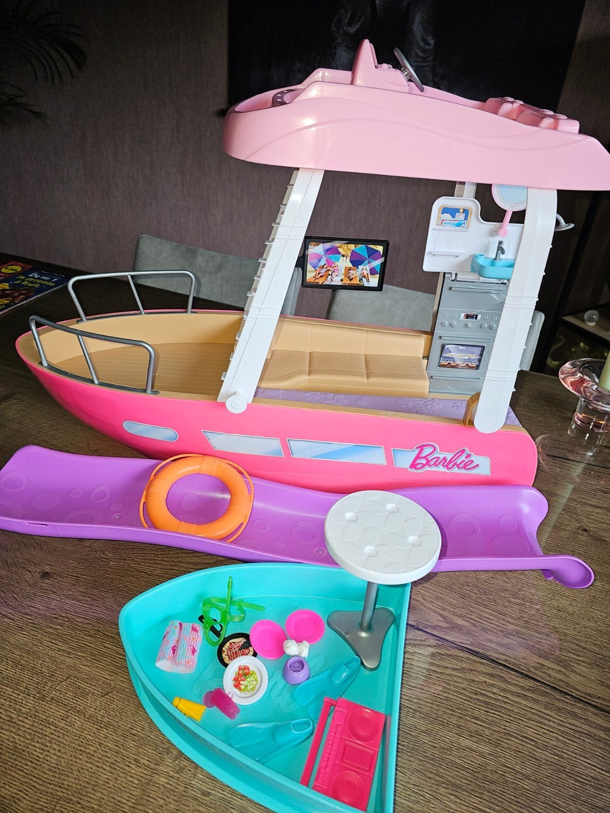 Barbie boot met accessoires, Ophalen, Zo goed als nieuw, Barbie