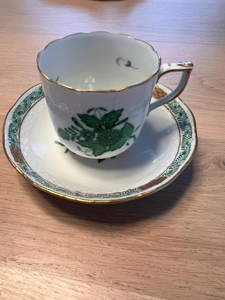 Herend kopje en schotel 708/708AV Apponyi Groen, Ophalen, Zo goed als nieuw, Porselein, Kop en/of schotel