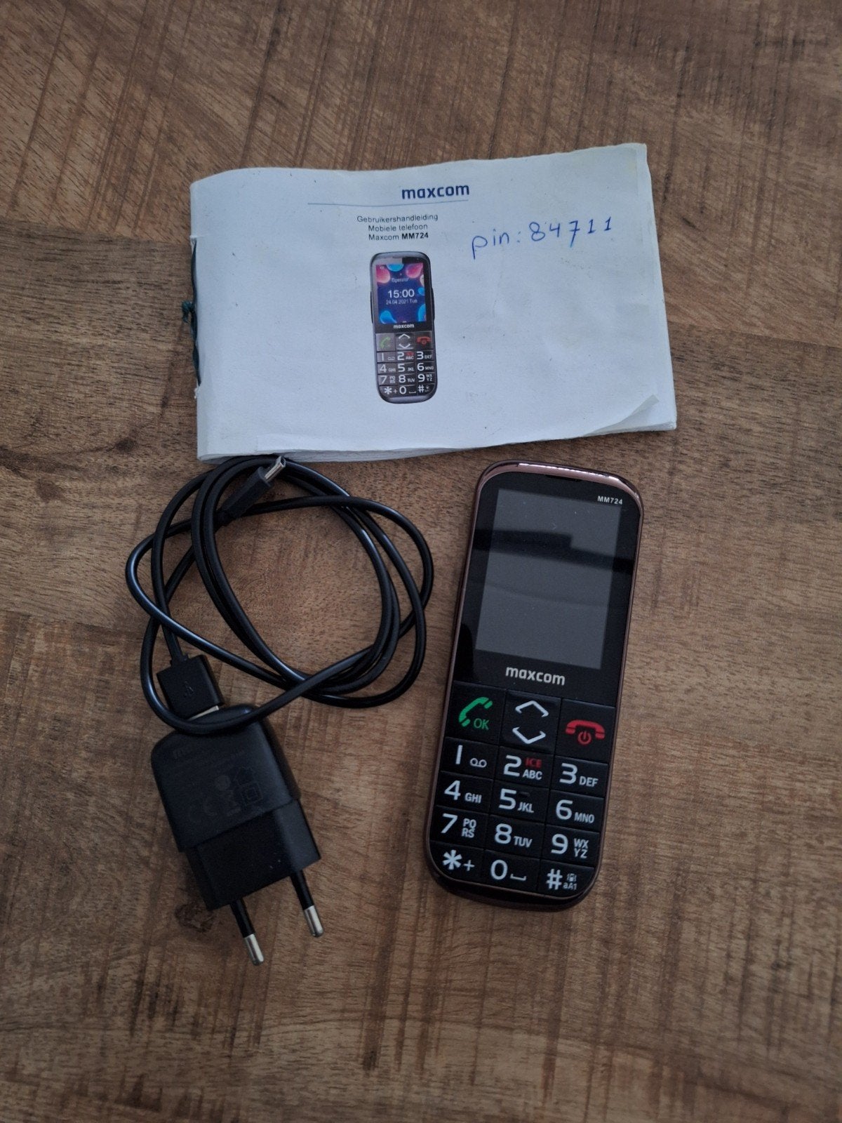Maxcom Seniorentelefoon MM724 - Grote Toetsen, Eenvoudig, Gebruikt, Ophalen of Verzenden, Minder dan 3 megapixel, Klassiek of Candybar