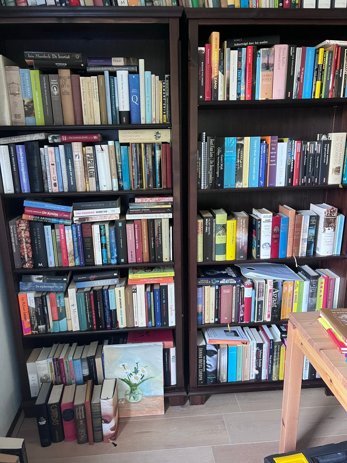 Bruine Boekenkast IKEA - Ruim en Stijlvol, Ophalen, Met plank(en), Gebruikt, 100 tot 150 cm