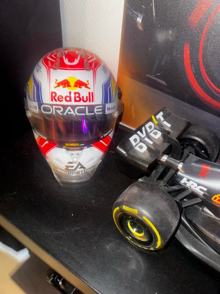 1:2 Max Verstappen Helm Red Bull Racing F1, Verzamelen, Automerken, Motoren en Formule 1, Ophalen of Verzenden, Zo goed als nieuw