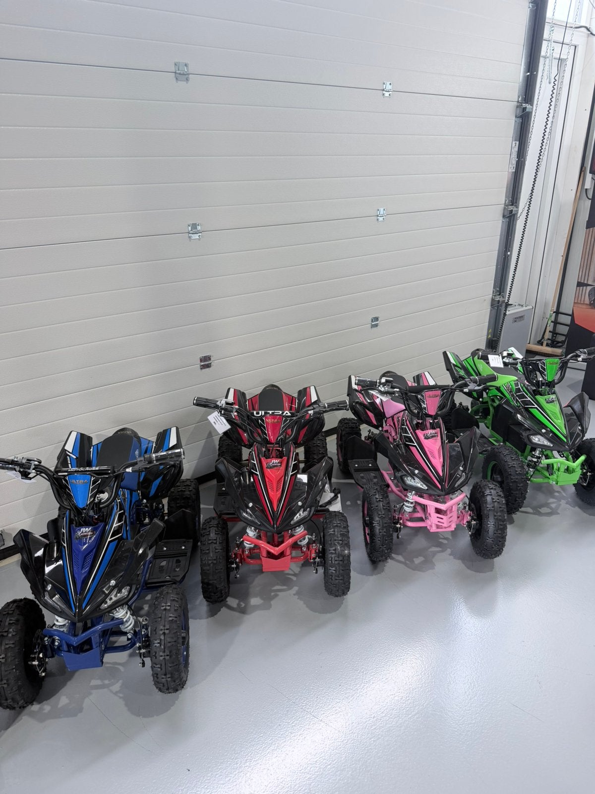 Kinderquads in Rood Blauw Roze & Groen, Ophalen, Zo goed als nieuw