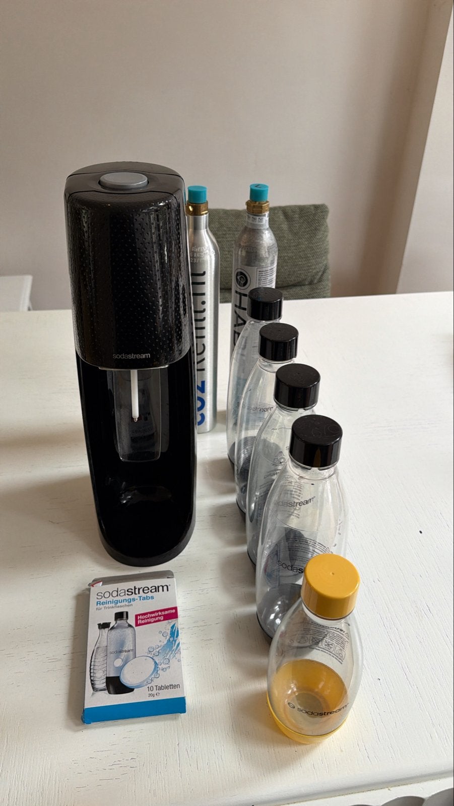 Sodastream inclusief flessen en CO2-cilinders, Ophalen, Zo goed als nieuw