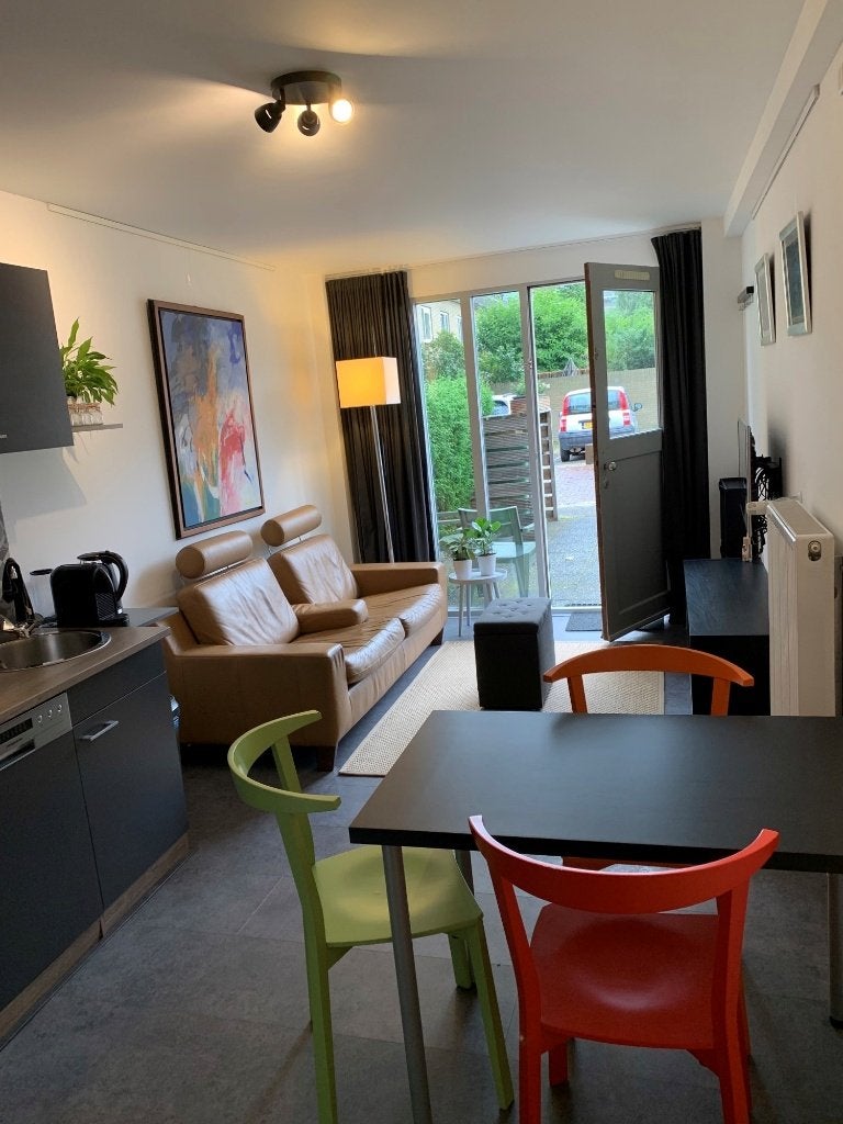 Studio te huur F1 weekend Zandvoort, Vakantie, Noord-Holland, Appartement, Wasmachine, Eigenaar