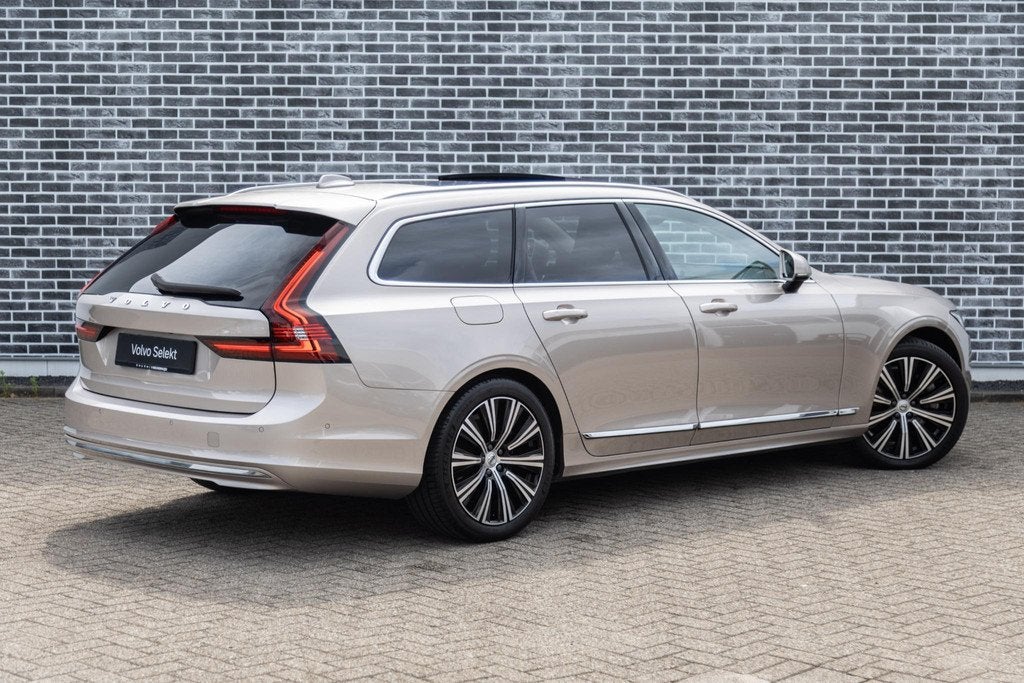 Volvo V90 2.0 T6 Plug-in Hybrid AWD Ultimate Bright | PHEV L, Auto's, Volvo, 12 maanden, Euro 6, 4 cilinders, 180 min