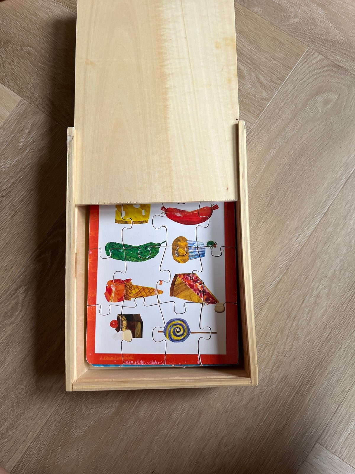 Set van 4 puzzels in houten kistje - Rupsje Nooitgenoeg, 2 tot 4 jaar, Gebruikt, 10 tot 50 stukjes, Ophalen of Verzenden