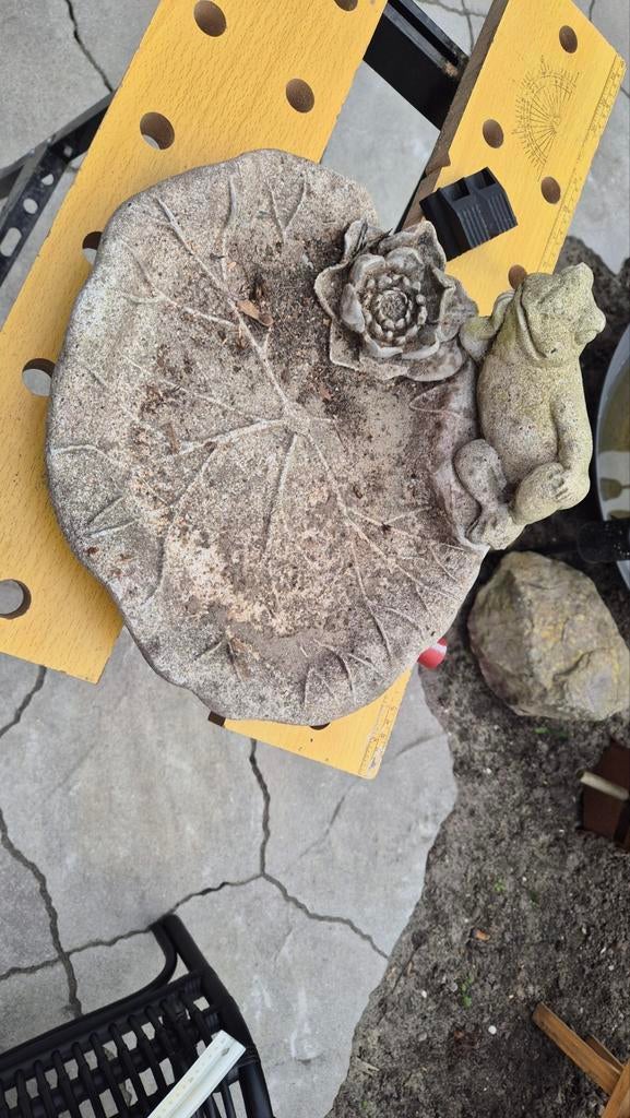 Decoratieve waterschaal met kikker en waterlelie, Ophalen, Gebruikt