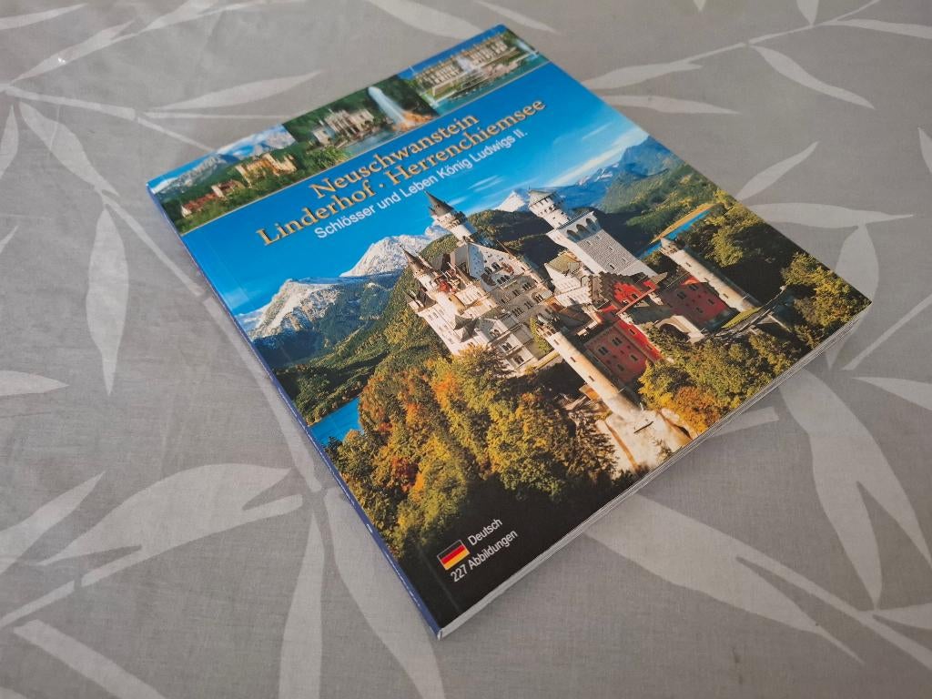 NEUSCHWANSTEIN - LINDERHOF - HERRENCHIEMSEE, Overige merken, Europa, Ophalen of Verzenden, Zo goed als nieuw