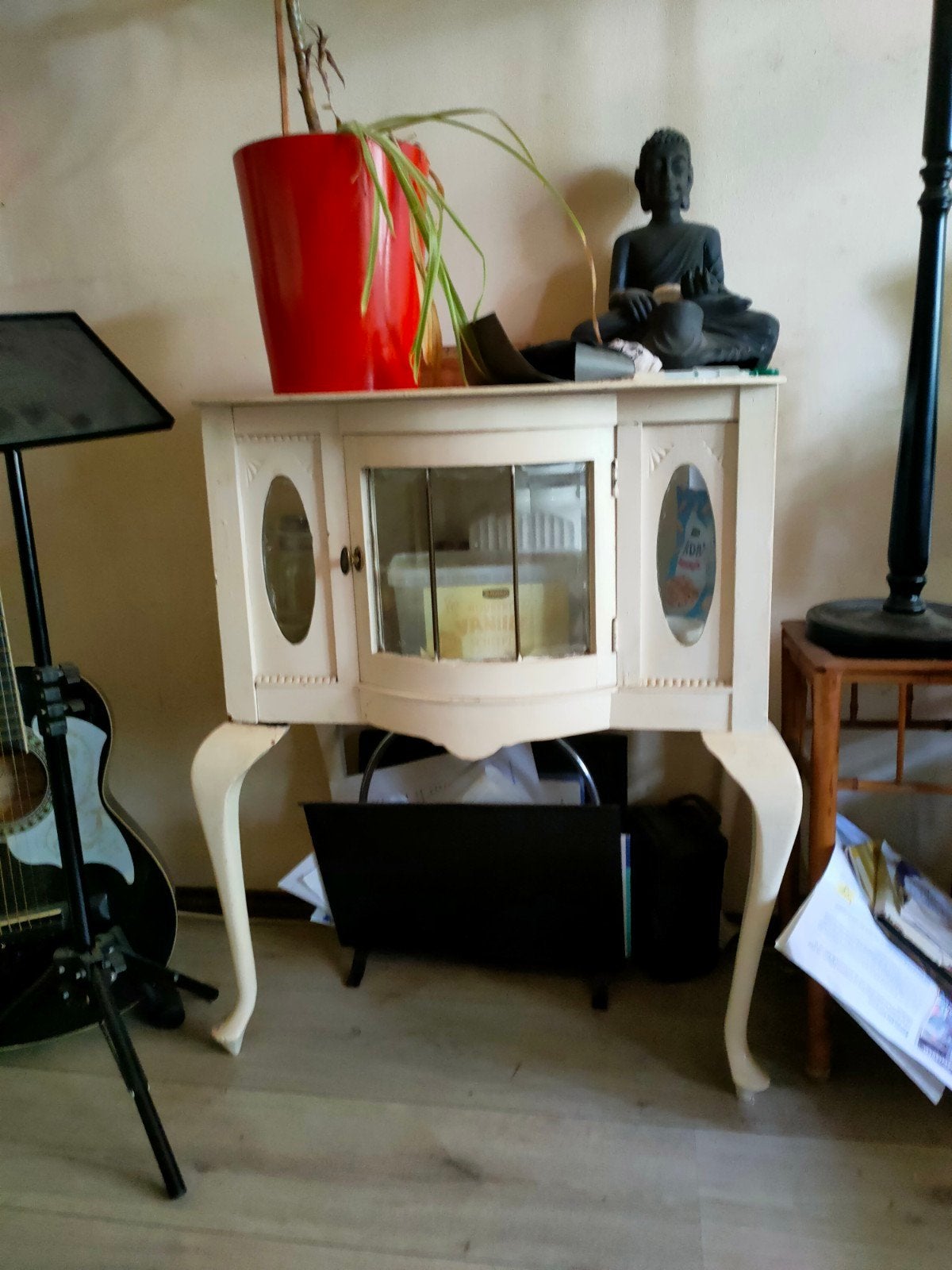 Barok theekastje van eikenhout met geslepen glas, Ophalen