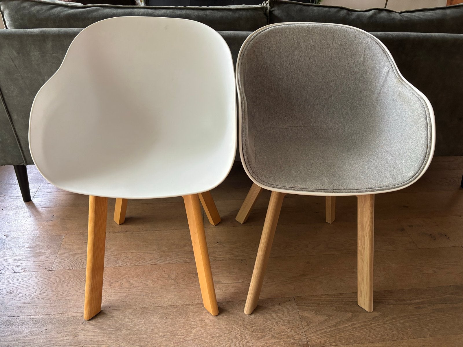 Twee kuipstoelen Kwantum met lichte gebruikssporen, Ophalen, Kunststof, Gebruikt, Twee