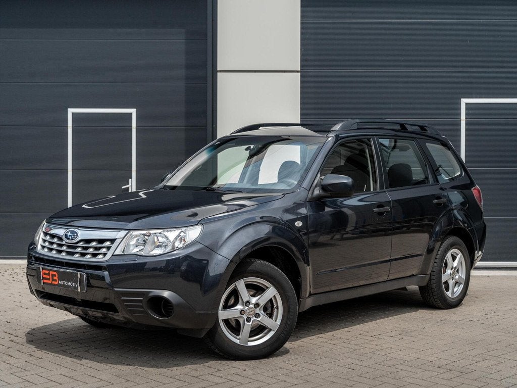 Subaru Forester 2.0 X Intro Stoelverw|Sensor|Airco|Trekhaak!, Auto's, Subaru, Euro 5, Stof, 1995 cc, Automatische klimaatregeling