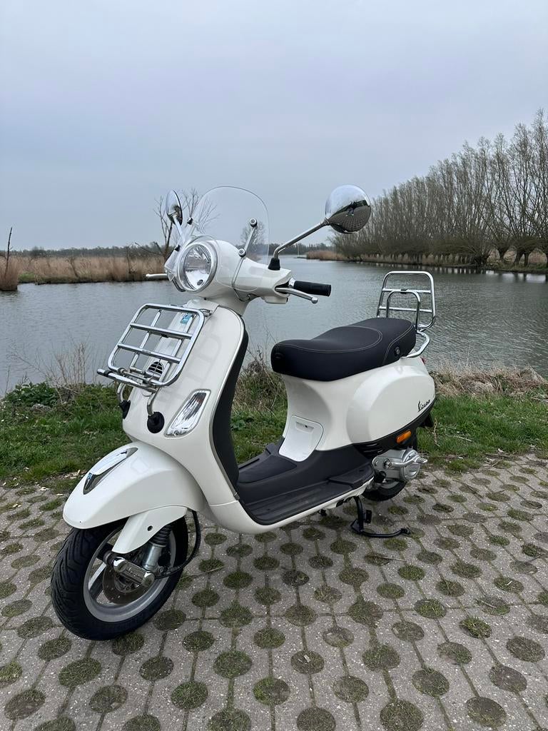 Vespa lx50 4t brom kenteken 1850 KM!, Ophalen, Zo goed als nieuw, Benzine, Vespa LX
