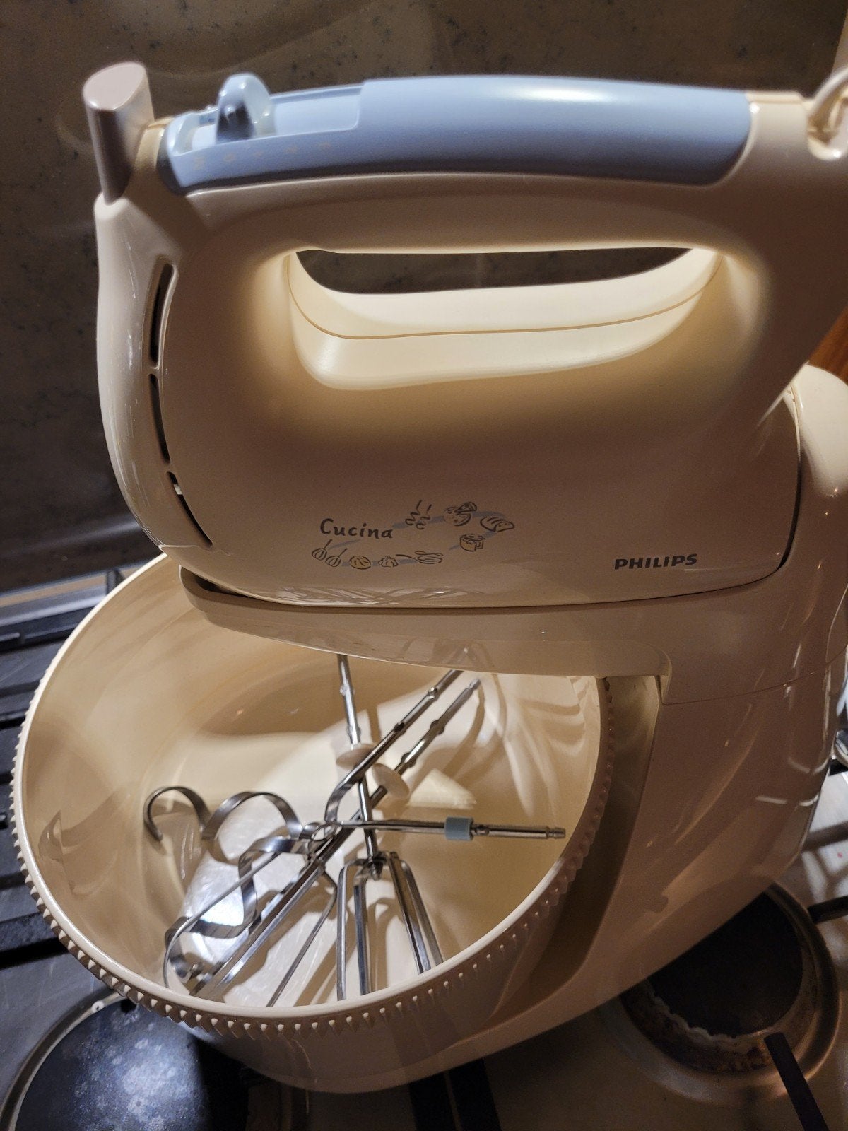 Philips Cucina handmixer met kom en gardes/deeghaken, Ophalen, 3 snelheden of meer