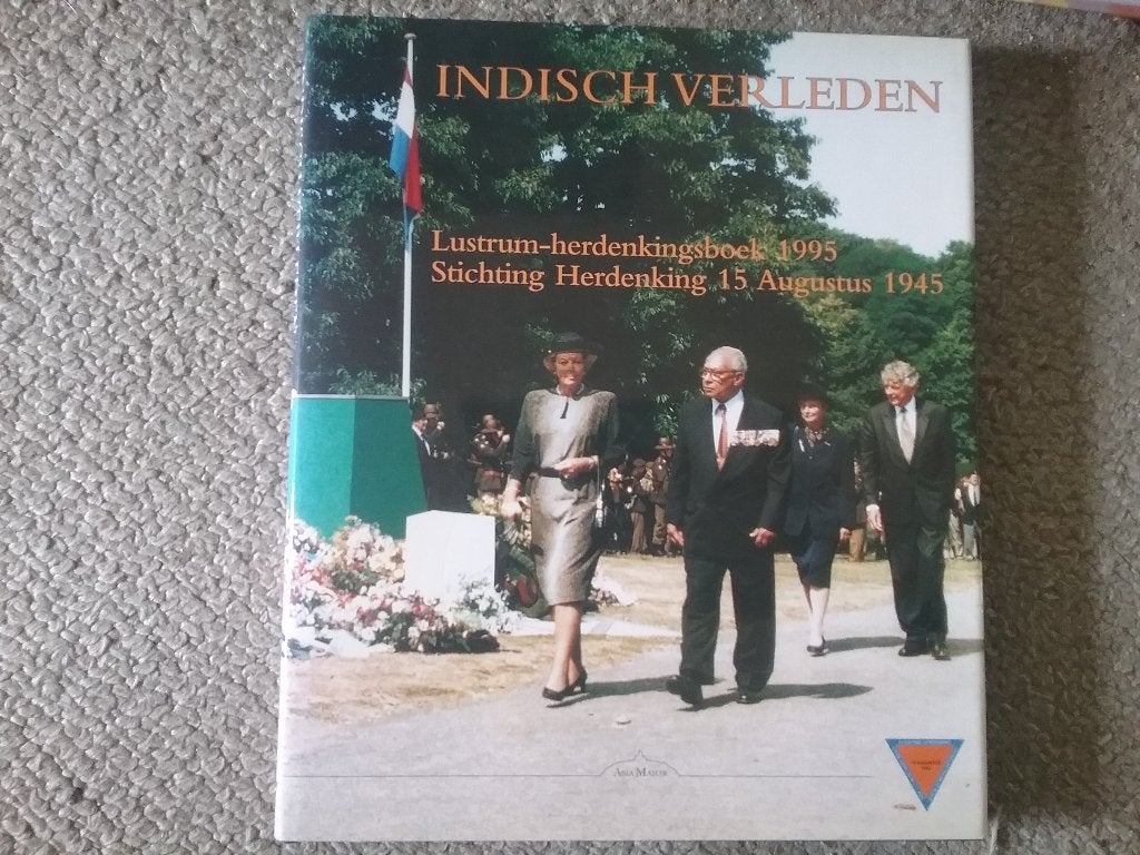 Indisch verleden - lustrum-herdenkingsboek 15 augustus 1995, Ophalen of Verzenden, 20e eeuw of later, Zo goed als nieuw