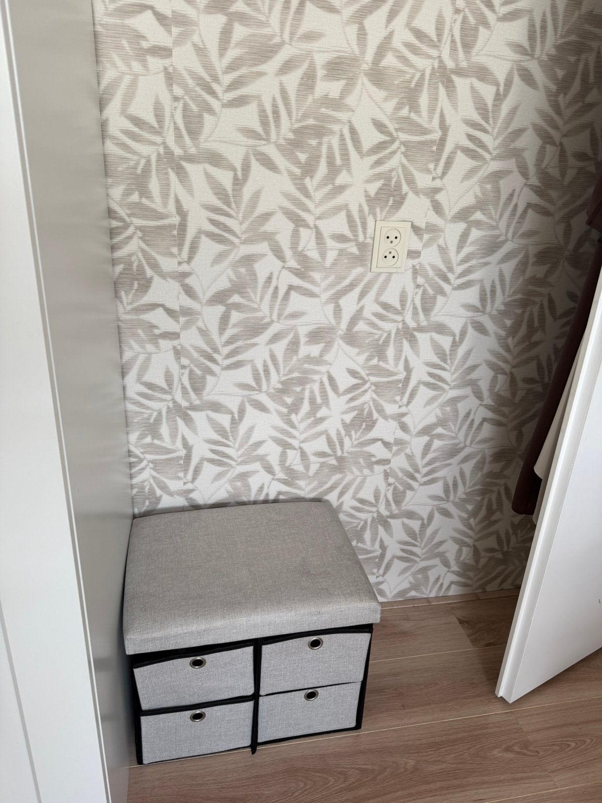 Kastje lichtgrijs met 4 laadtjes, Ophalen of Verzenden, Hout, Cd's