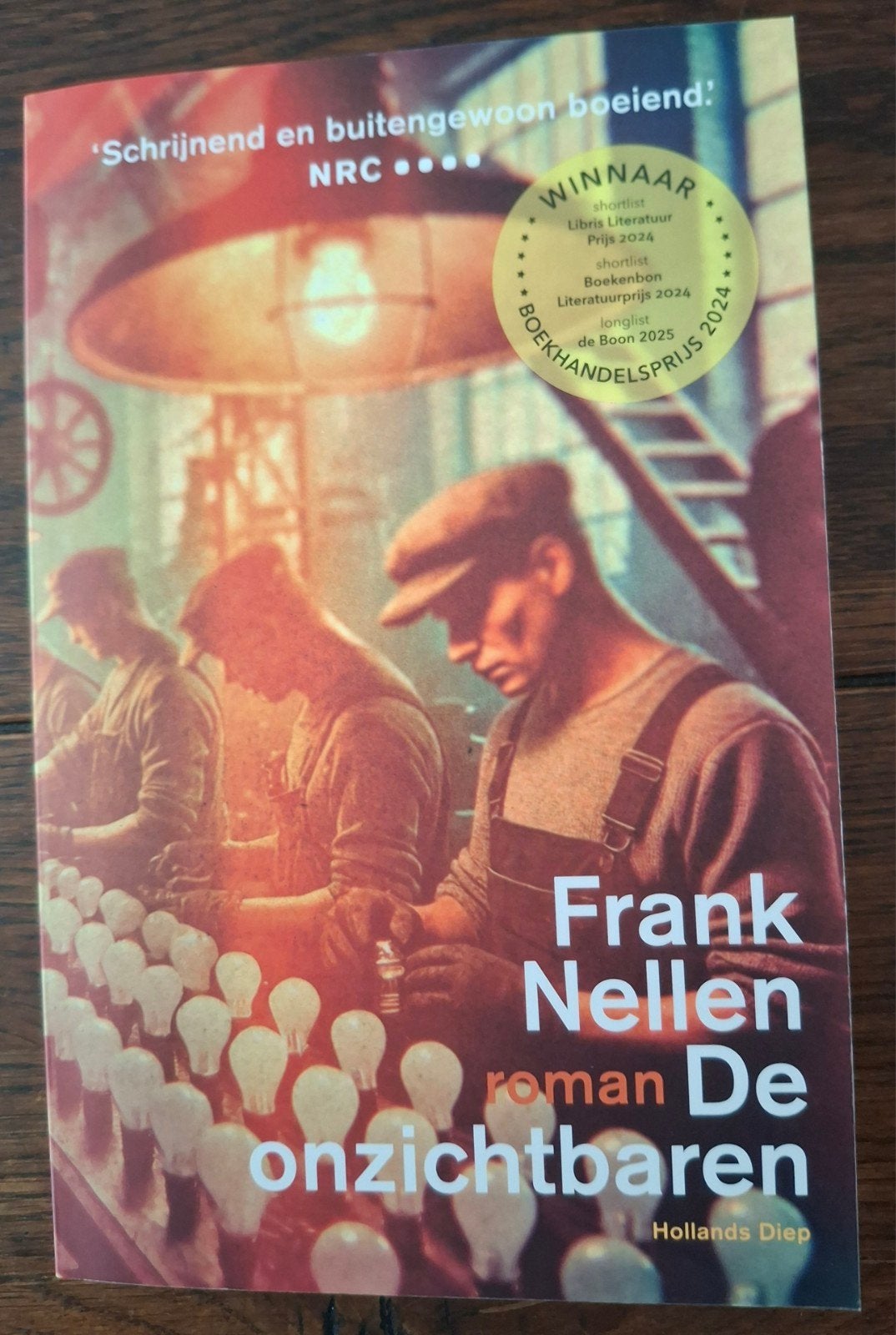 Frank Nellen - De onzichtbaren (roman), Boeken, Ophalen of Verzenden, Zo goed als nieuw, Frank Nellen, Nederland