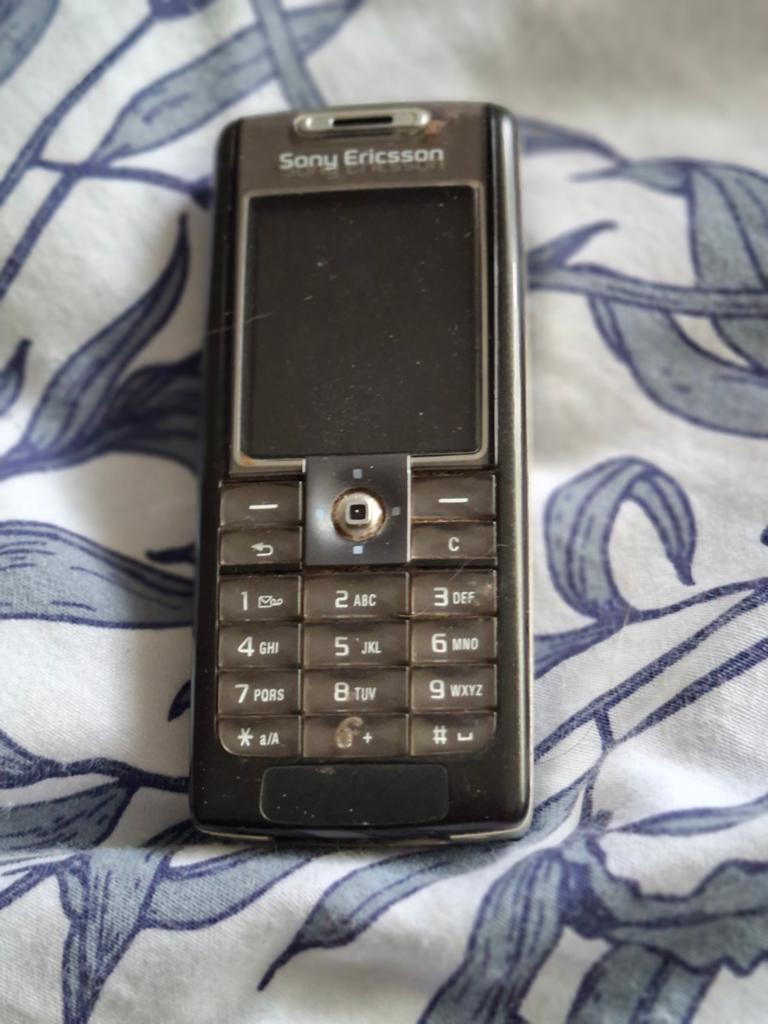 Sony Ericsson Klassieke Telefoon - Goede Staat, Gebruikt, Zwart, Overige systemen, Fysiek toetsenbord
