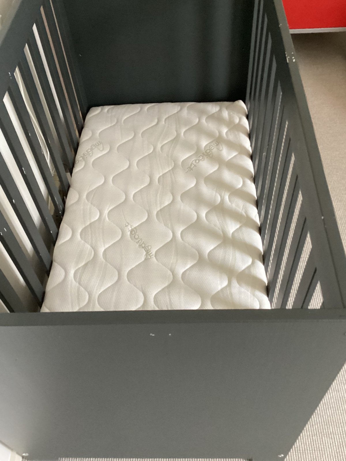 Woood ledikant 120 x 60 incl matras en div beddengoed, Ophalen, Zo goed als nieuw, Ledikant