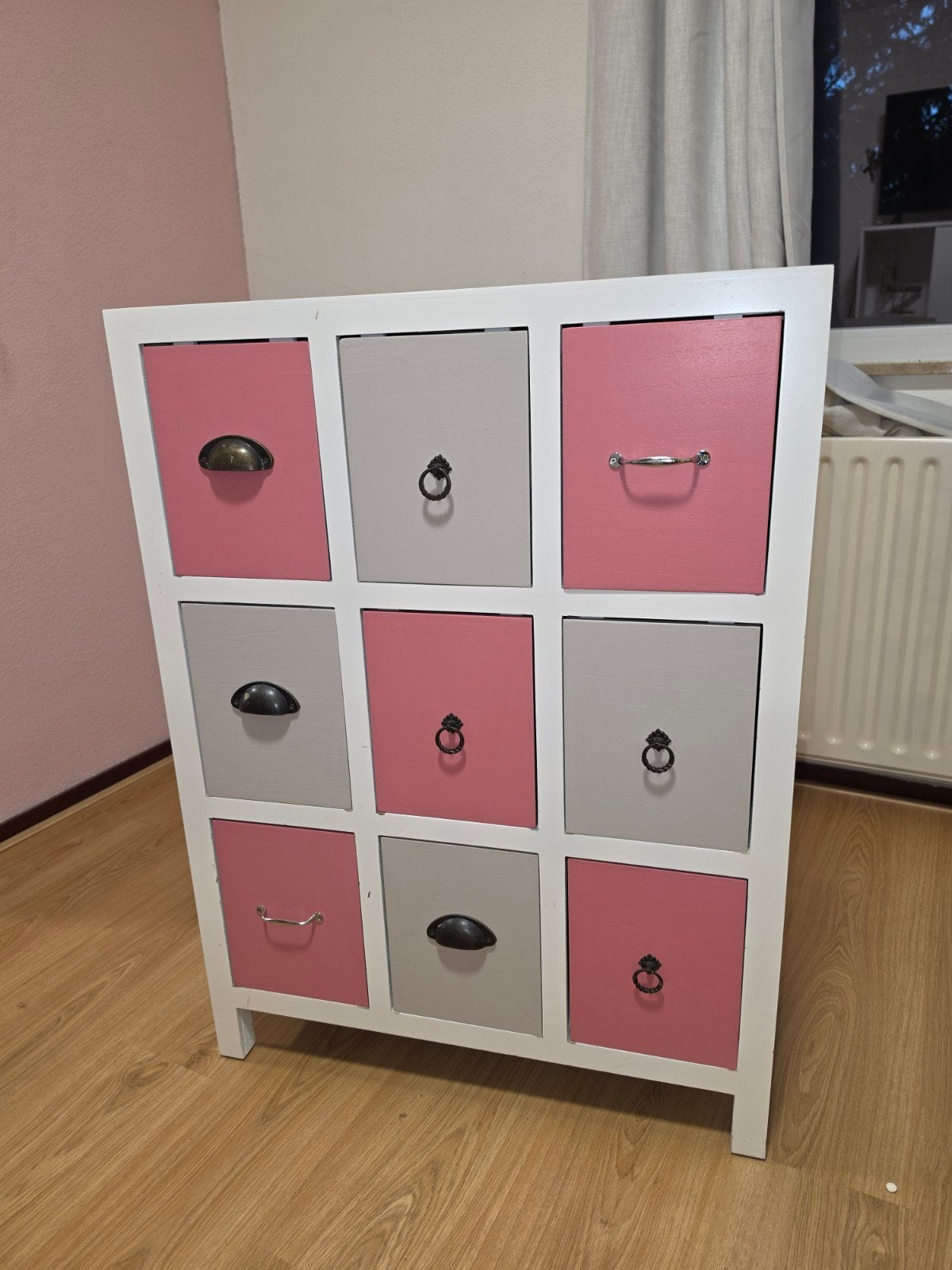 Mooi opgeknapt vakjes kast, Ophalen, Zo goed als nieuw
