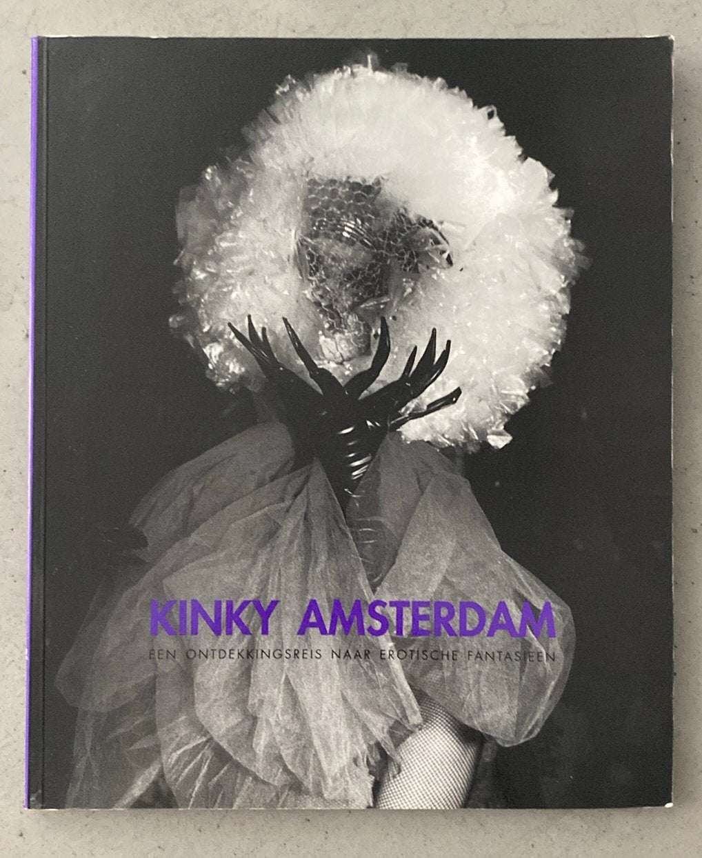 KINKY Amsterdam • een ontdekkingsreis naar erotische fantasi, Ophalen of Verzenden, Gelezen, Overige onderwerpen