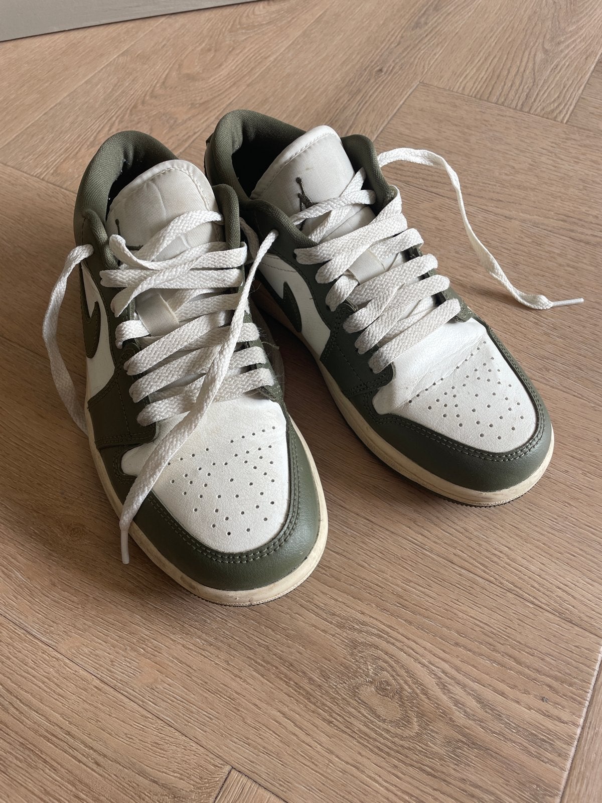 Jordan 1 Low sneakers, weinig gedragen, Ophalen of Verzenden, Zo goed als nieuw, Jongen of Meisje, Schoenen