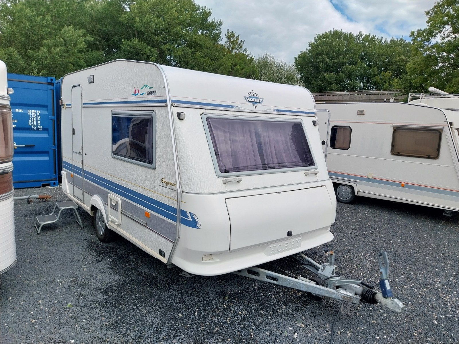 Nette hobby 380 elegance van bouwjaar 1995, Caravans en Kamperen, Caravans, Rondzit, Hobby, Tot en met 2, Bedrijf