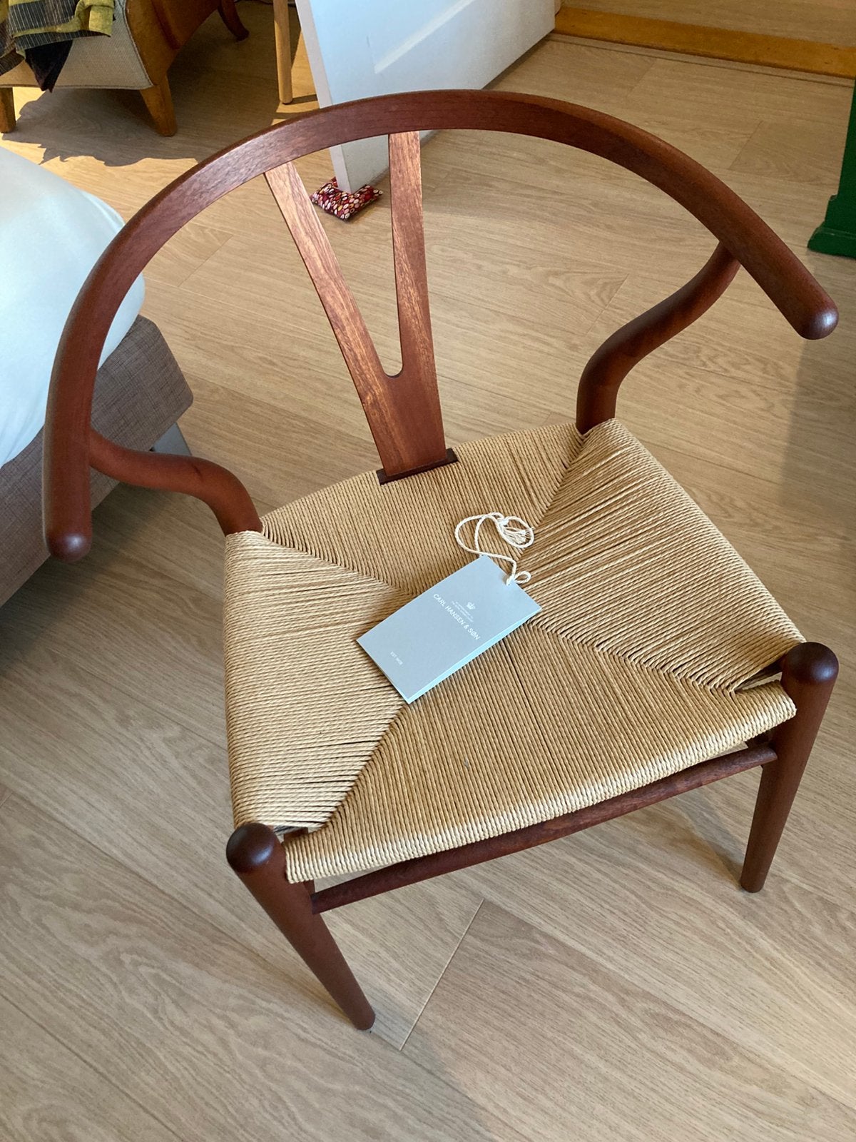 Wegner CH24 Wishbone Chair (origineel), Huis en Inrichting, Ophalen, Bruin, Zo goed als nieuw, Eén