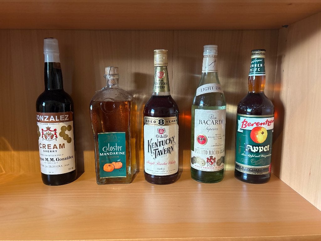 Vintage/klassieke drankflessen ongeopend en origineel, Antiek en Kunst, Curiosa en Brocante, Ophalen