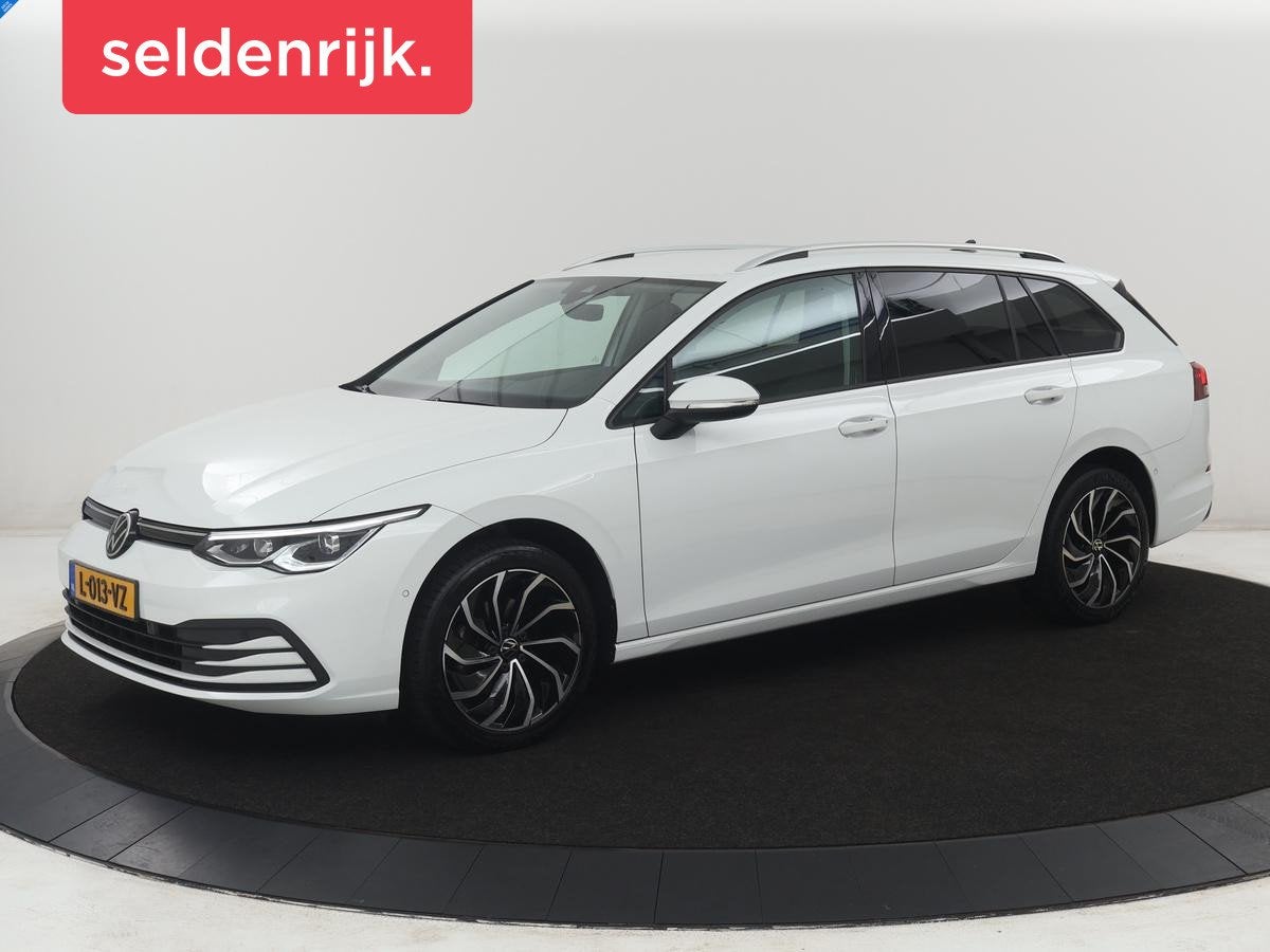 Volkswagen Golf Variant 1.5 eTSI Life Business | Trekhaak |, Auto's, Euro 6, 4 cilinders, 700 kg, Wit