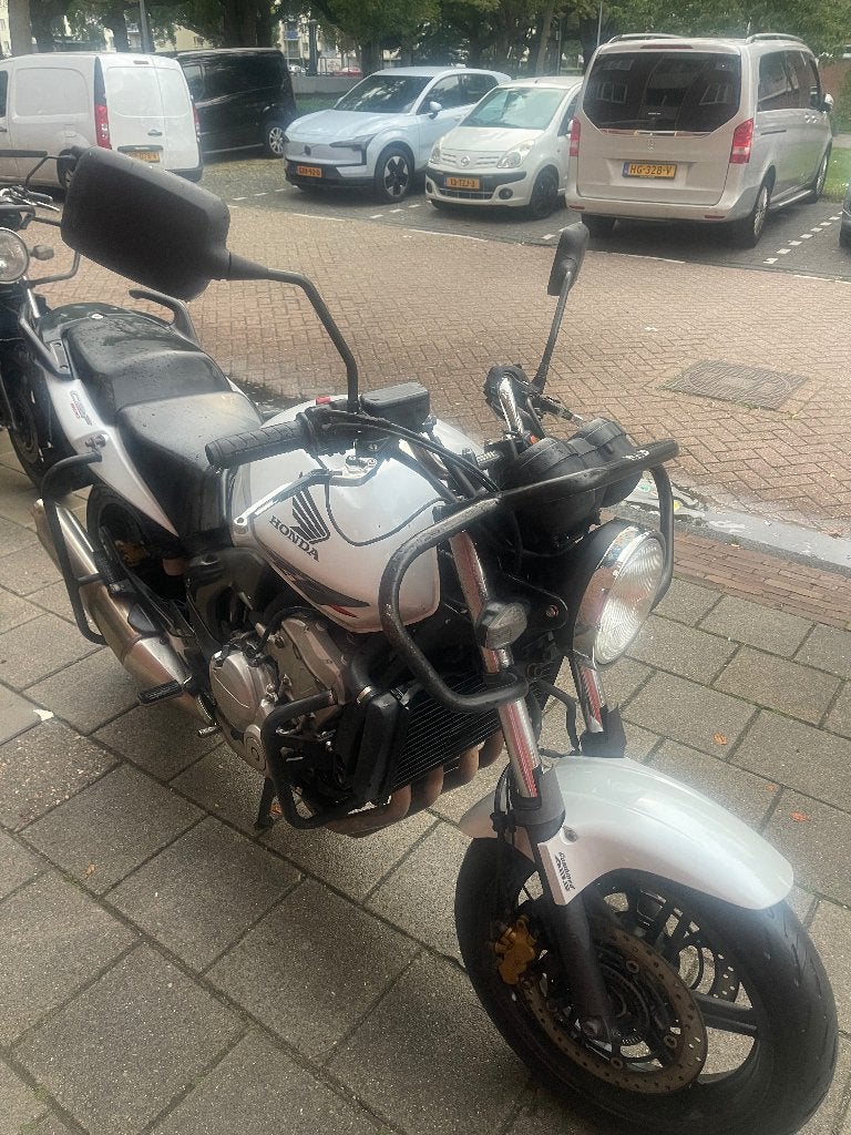 Honda CBF 600 & CBF 500 & CB 750 Hornet, Ophalen