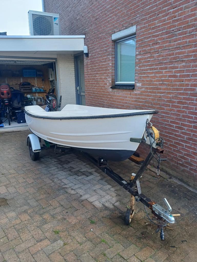 polyester boot 4m met Mercury buitenboordmotor 5pk, Watersport en Boten, Gebruikt, Buitenboordmotor, Polyester, Trailer