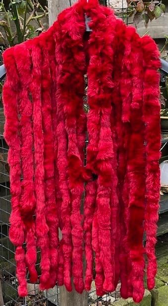 Stola rood met sluiting, Ophalen of Verzenden, Zo goed als nieuw, Maat 46/48 (XL) of groter, Sjaal