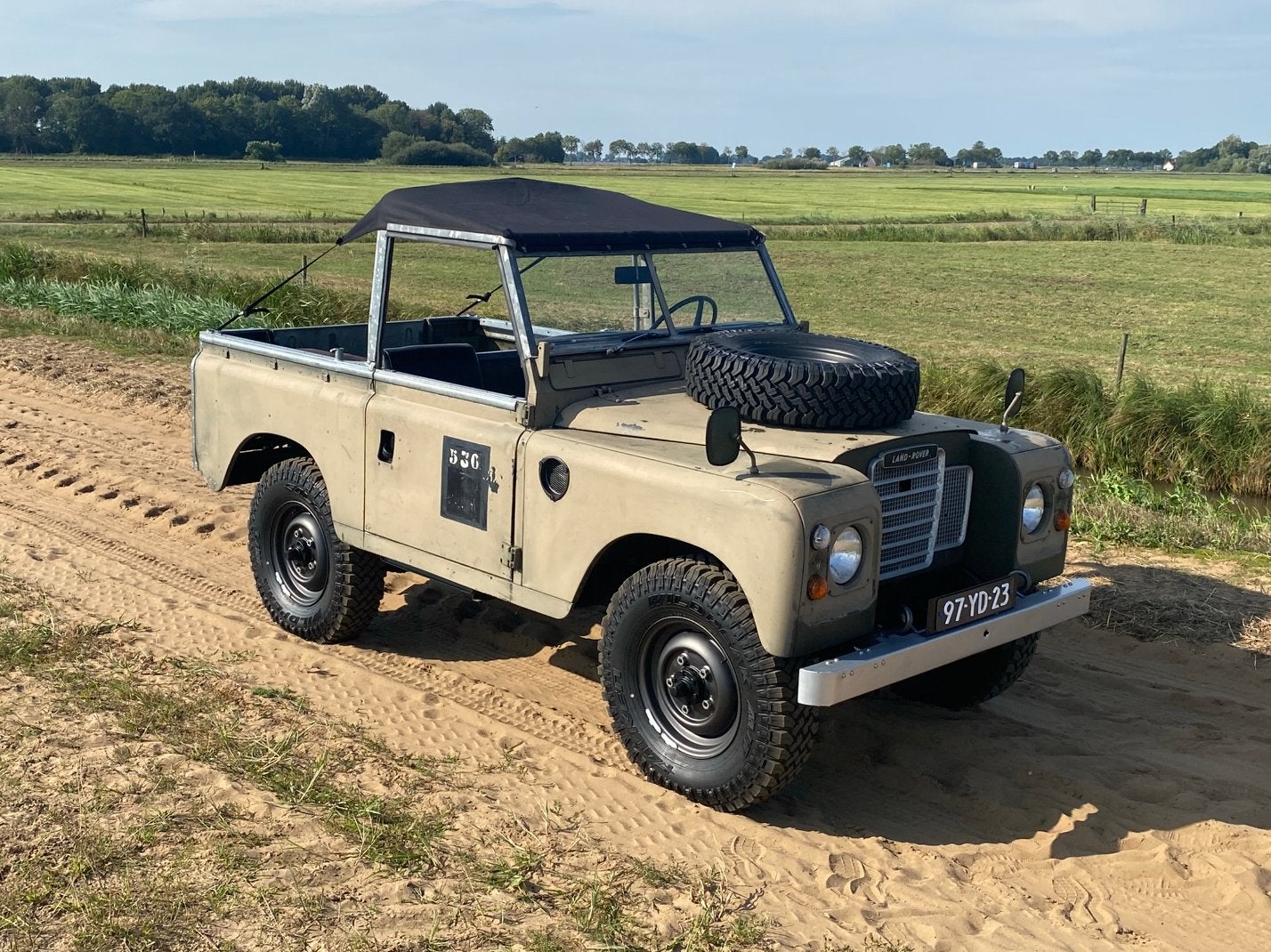 Stoere Land Rover Serie 3, softtop, 1479 kg, Achterwielaandrijving, 4 cilinders, Cabriolet