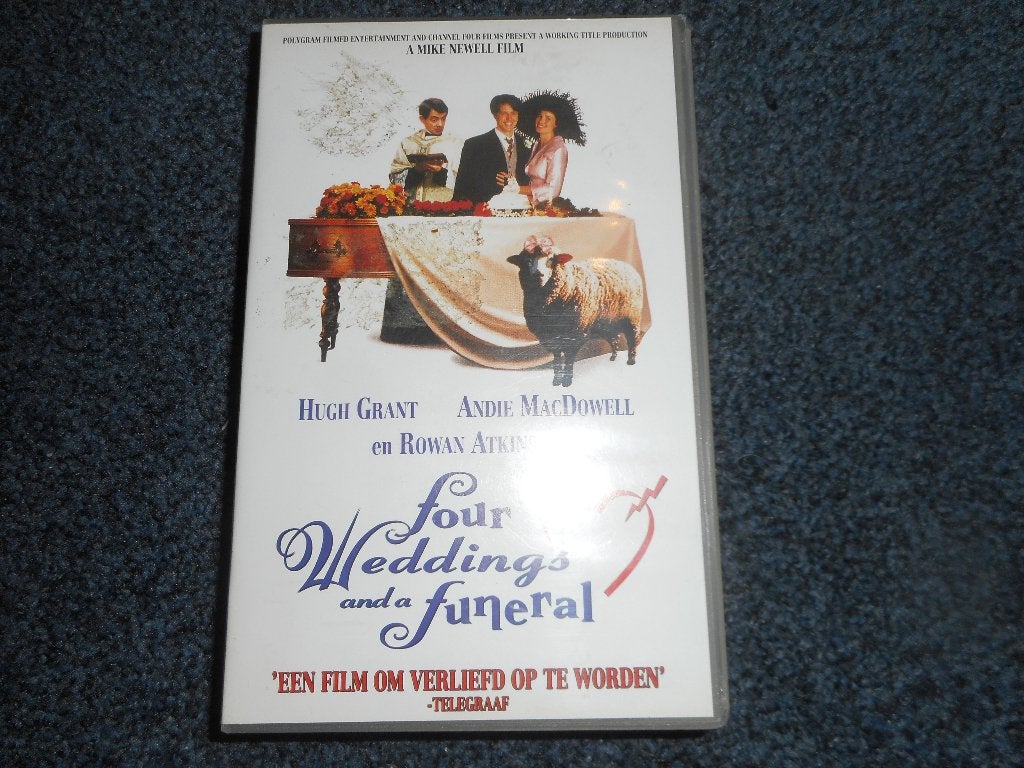 FOUR WEDDINGS AND A FUNERAL! Komedie Op VIDEO!, Cd's en Dvd's, Verzenden, Alle leeftijden, Zo goed als nieuw, Komedie