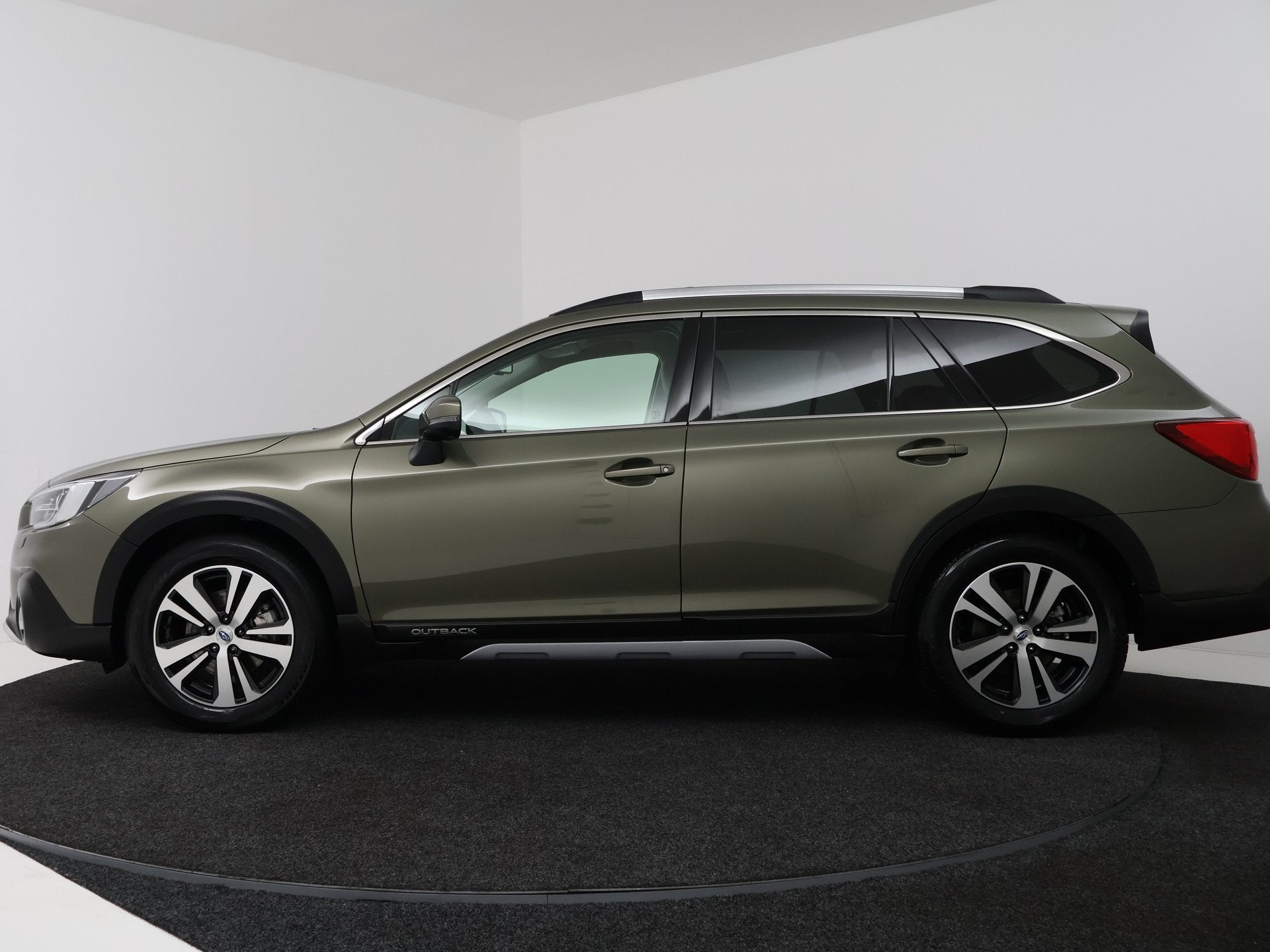 Subaru Outback 2.5i Premium AWD | Trekhaak | Carplay/Android, Auto's, Subaru, Automaat, Gebruikt, 4 cilinders, 2498 cc
