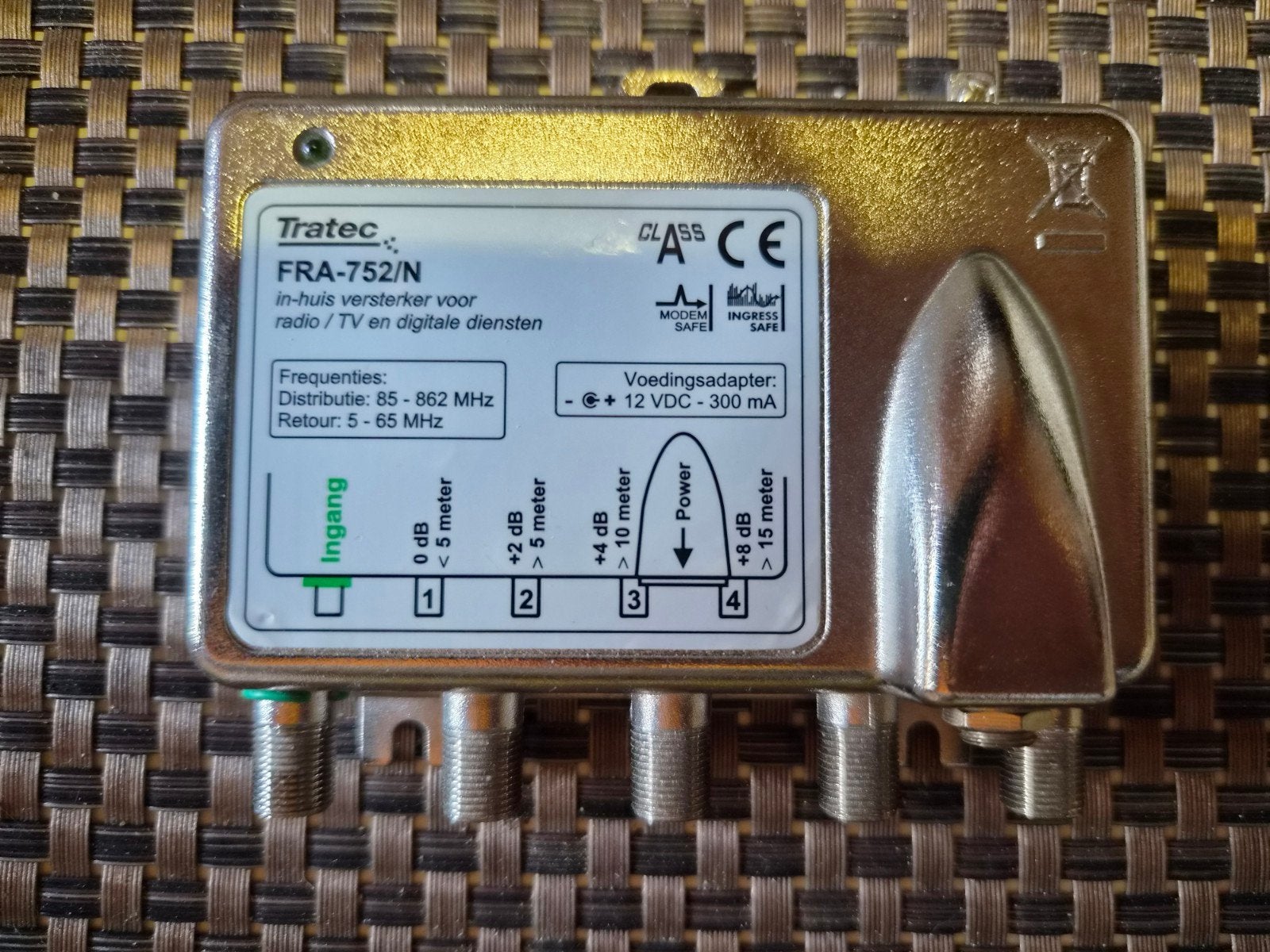 te koop aangeboden,  Tratec FRA -752/N antenneversterker, Ophalen of Verzenden