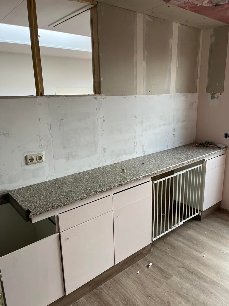 Gebruikt keukenblad, Huis en Inrichting, Keuken | Complete keukens, Ophalen, Gebruikt, Grijs, Enkelwandige keuken