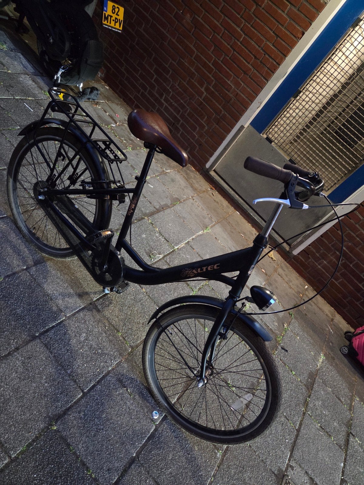 Altec Metro 24 inch ZGAN + AXA Slot  - Zwart, Zo goed als nieuw, Dames, Ophalen, Overige merken