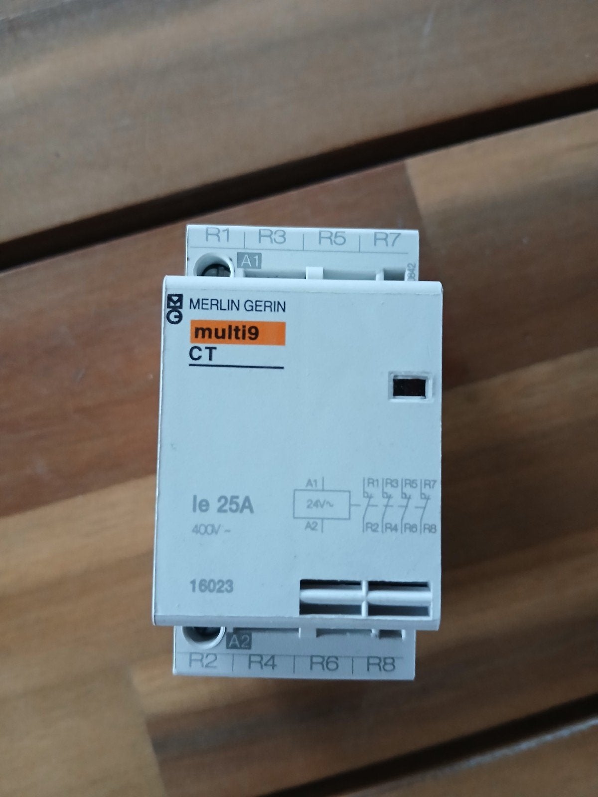 Schneider Electric Merlin Gerin Multi9 CT Relais 25A, Doe-het-zelf en Verbouw, Ophalen of Verzenden, Gebruikt, Schneider Electric